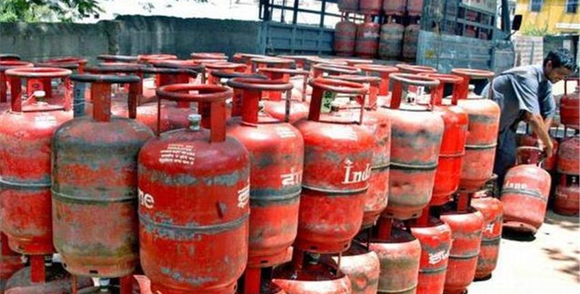 Rise in the price of domestic gas cylinders once again