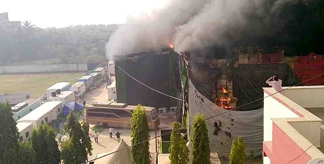 fire broke out at a studio in Goregaon, Mumbai