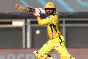 rabindra jadeja made 37 runs in one over with five sixes 1 four