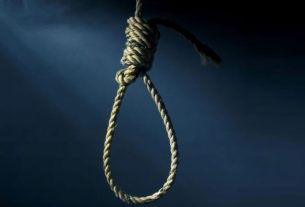 boy practicing play of bhagat singh hanged accidentally