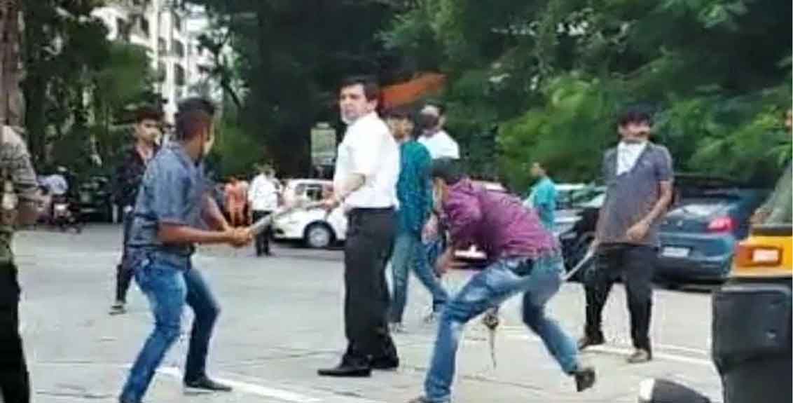 mumbai lawyer attacked with swords rods