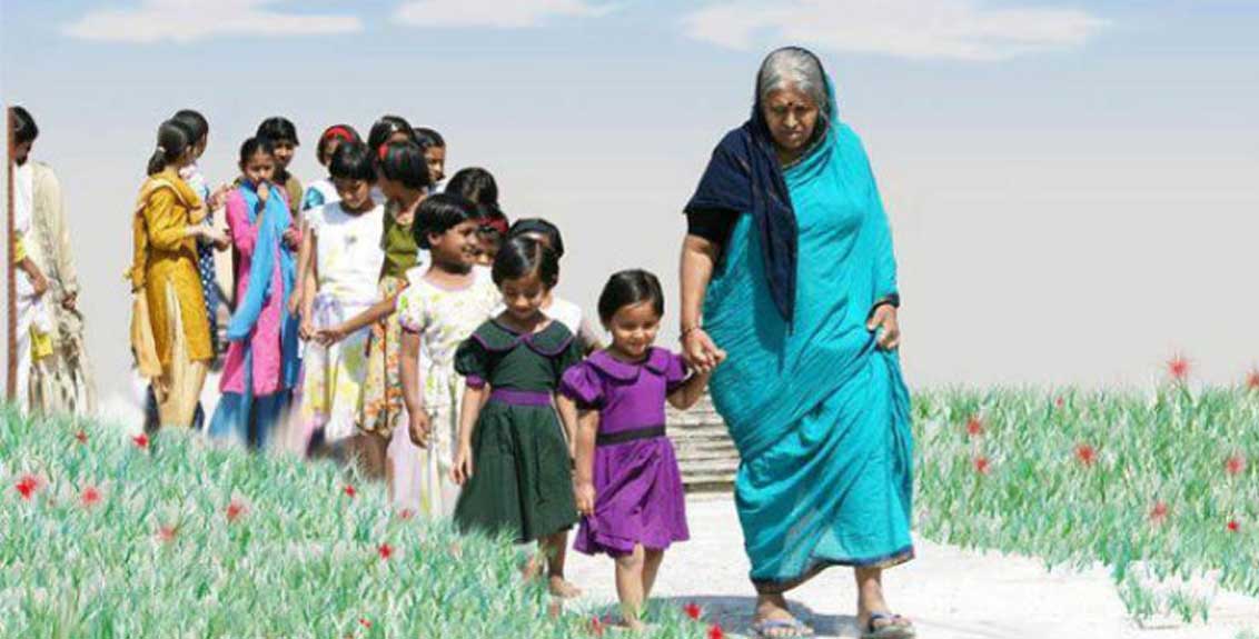 Chief Minister Uddhav Thackeray pays homage to Sindhutai Sapkal
