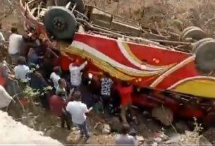 Bus fell into a ditch on Indore Khandwa road, 6 killed and 40 injured