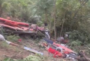 Bus of passengers fell into the ditch, 22 people died