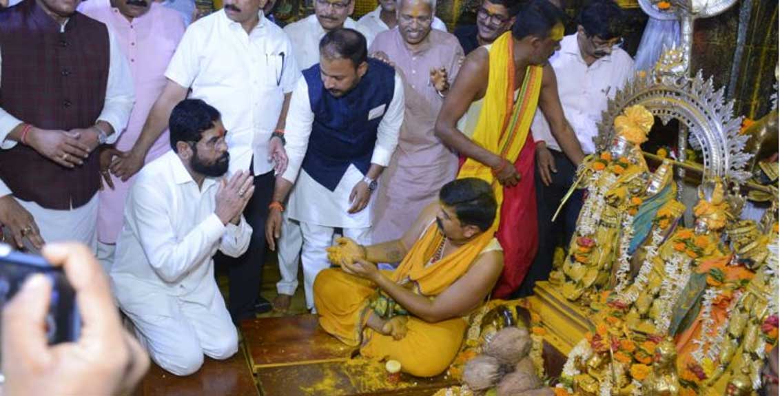 Chief Minister bowed at the feet of Khandoba