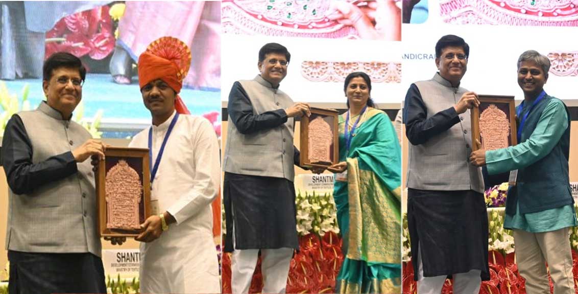 National Sculpture Award given to three artisans from Maharashtra