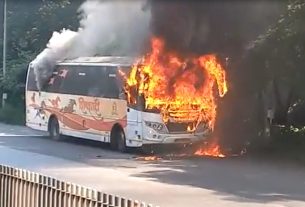 Shivshahi bus catches fire in Pune on Yerwada Road