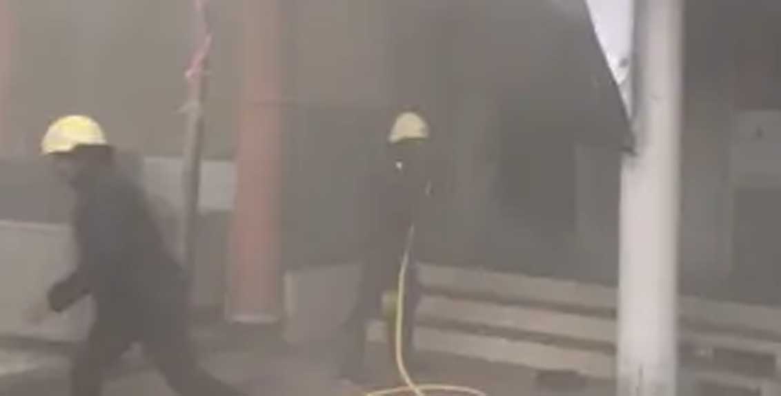 A severe fire broke out at a jeweler's shop in Vanwadi