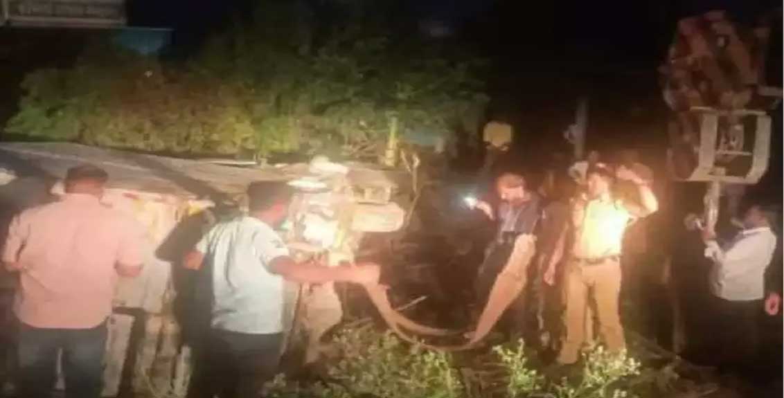 Pune : Horrific accident in Otur area, two women died and one seriously injured