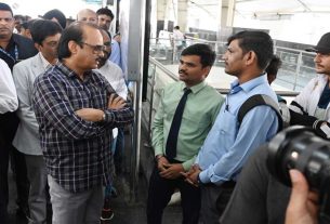 Deputy Chief Minister Ajit Pawar's metro journey from Sitabardi to Khapri