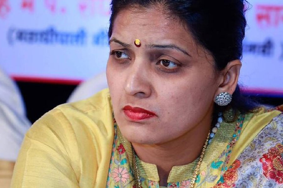 Sushma Andhare Indirectly Asks Rupali Thombare To Leave Ncp Ajit Pawar Party