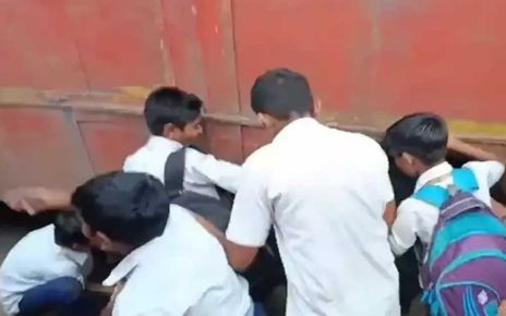 Nandurbar News School Students Struggle To Catch St Bus One Student Foot Under The Bus Wheel While Running