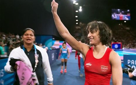 Vinesh Phogat Video Call Mother And Promise To Win Gold Medal In Olympics