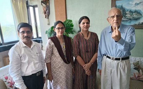 Home voting of 1922 senior citizens and 187 disabled voters above 85 years of age in Mumbai city district