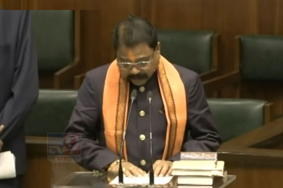 Shinde's MLA Took the Oath, But Couldn’t Read a Single Word; What Exactly Happened?