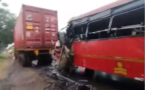 Fatal accident involving bus and container in Chhatrapati Sambhajinagar, 7 passengers injured