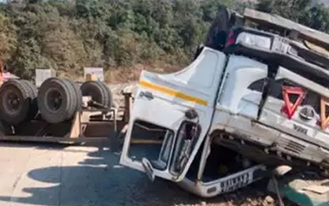 Raigad Khairewadi Accident : Trailer Hits Divider and Driver Dies