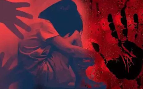 Police arrest a man in Shahada for sexually assaulting a woman after social media friendship, with evidence of videos and threats.