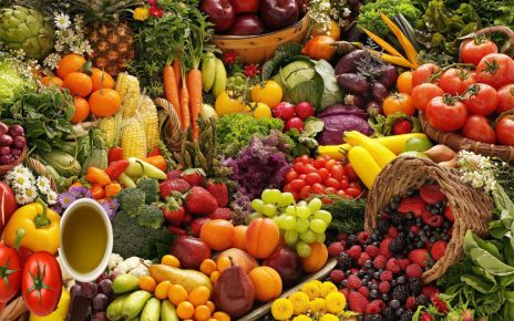 7 Superfoods That Keep You Young – And What You Must Avoid in Your Diet