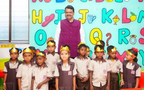 Chief Minister welcomes students of Z. P. School Durves