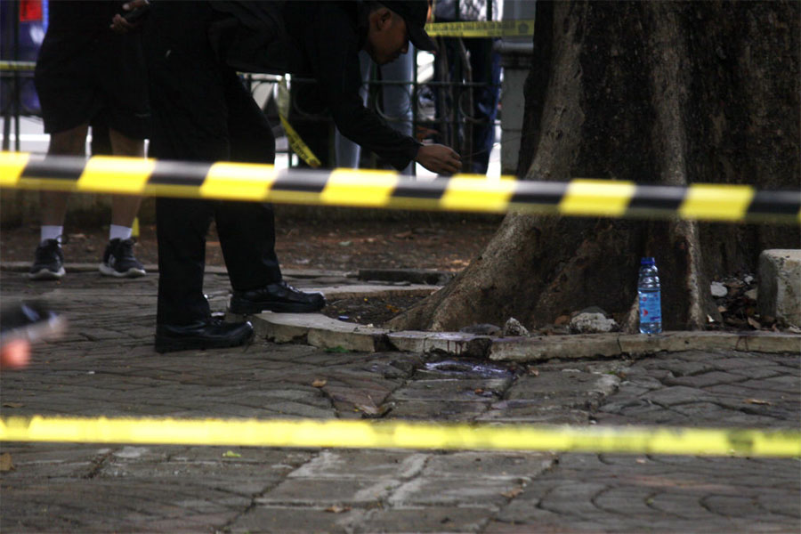 Jakarta Mosque Explosion During Friday Prayers Injures 54 People