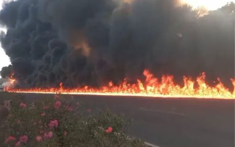 Diesel tanker explosion Beed, Fire at Kolwadi Fata, Traffic jam due to tanker fire, Firefighters at Dhule-Solapur highway