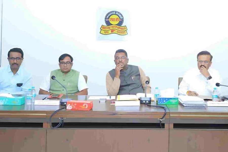 MSRTC bus advertisement revenue plan Maharashtra